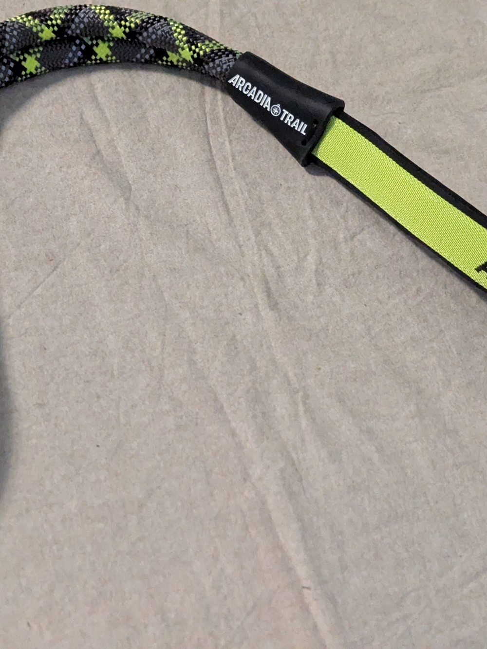 Arcadia Trail Paracord Leash Large Nylon Black/Yellow with Carabiner